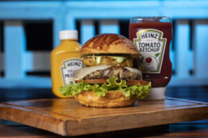 Leia mais sobre o artigo Burger Fest embalou hamburguerias goianas com muita inovação gastronômica