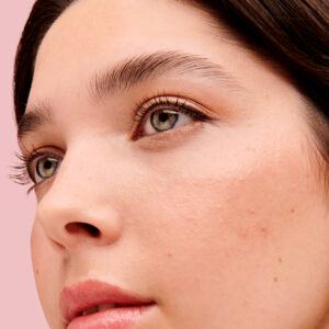 Leia mais sobre o artigo Fluff Up Brow Wax: Benefit Cosmetics lança cera texturizadora para sobrancelhas