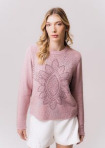 Leia mais sobre o artigo <strong>Martha Medeiros lança tricot em edição limitada para o Dia dos Namorados</strong>