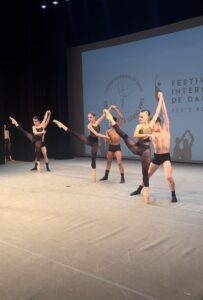 Leia mais sobre o artigo <em>EFG Basileu França recebe prêmio de melhor grupo no 3º Festival de Dança de Porto Alegre</em>