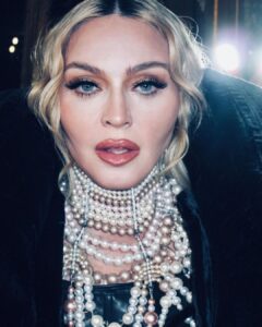 Leia mais sobre o artigo Madonna já está no Brasil, para sua apresentação no próximo dia 04/05 na praia de Copacabana