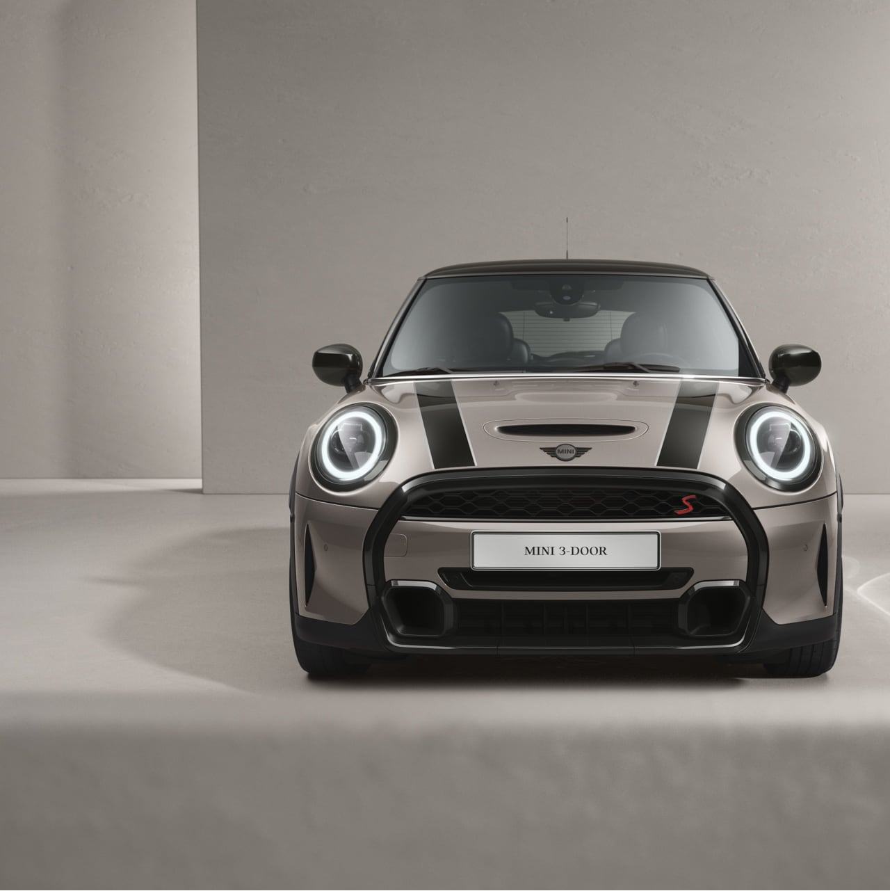 Você está visualizando atualmente MINI Cooper S E celebra crescimento no Brasil com condições especiais no mês de julho