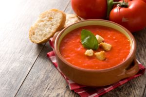 Leia mais sobre o artigo Inverno, vantagens de consumir sopas e caldos