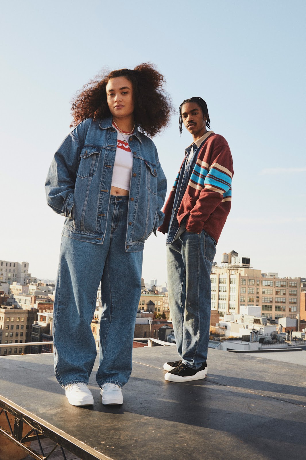 Você está visualizando atualmente Novo lançamento da Levi’s(R) aposta em modelagens amplas e reimagina o jeanswear dos anos 90 e 2000