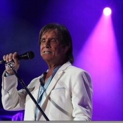 Roberto Carlos se apresenta em Goiânia, no próximo sábado (17)