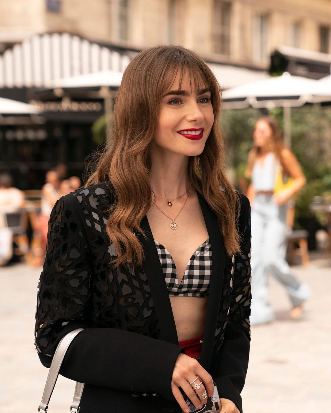 No momento, você está visualizando A terceira temporada de Emily In Paris vem aí!
