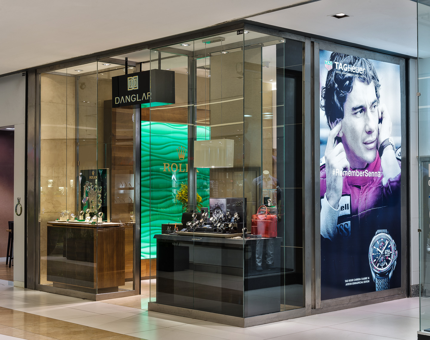 Você está visualizando atualmente Cartier e Brumani chegam a Goiânia, na Danglar Luxury Store