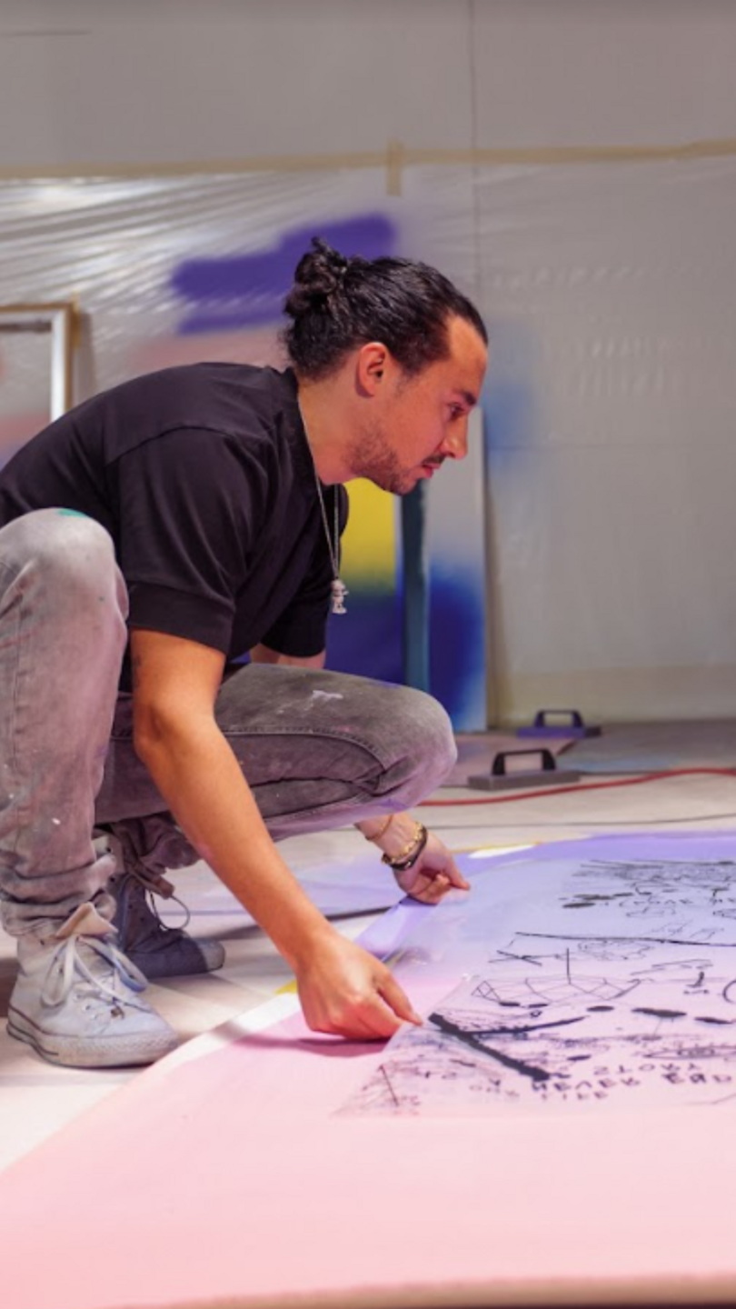 No momento, você está visualizando Parceria com o artista contemporâneo Joseph Klibansky traz obra de arte para o mercado da beleza