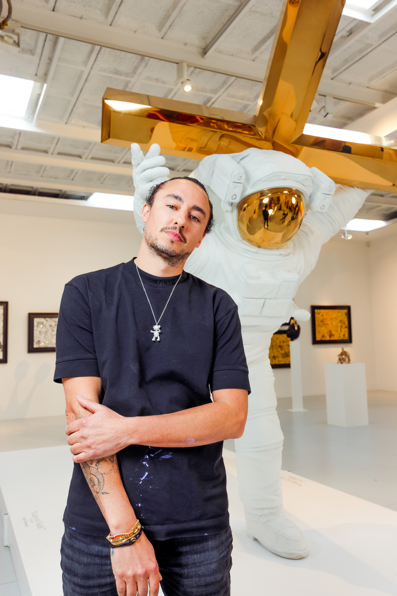 Parceria com o artista contemporâneo Joseph Klibansky traz obra de arte ...