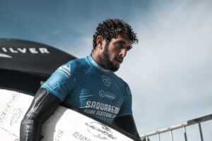 Leia mais sobre o artigo Saquarema Surf Festival em homenagem a Leo Neves confirma patrocinadores da edição 2022