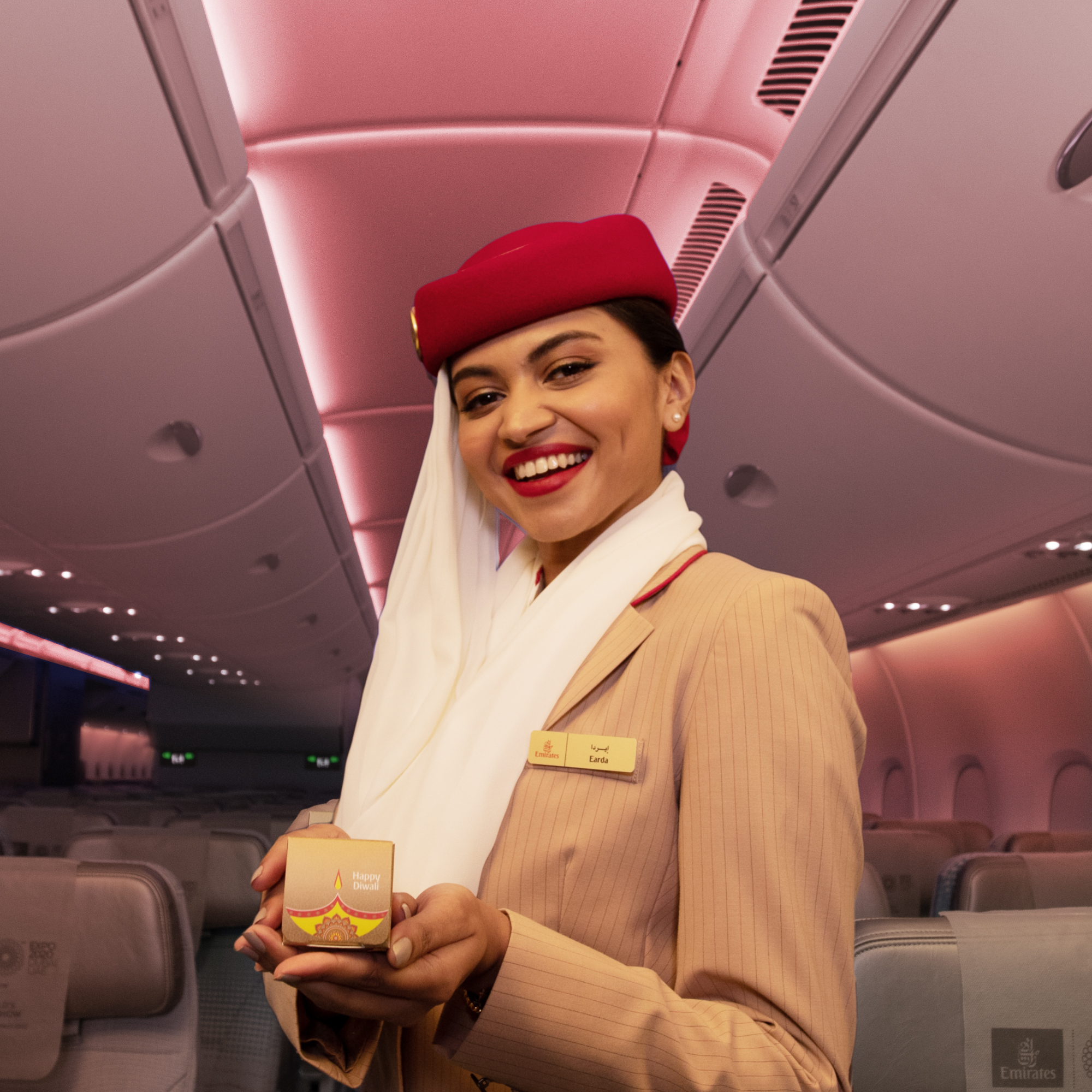 No momento, você está visualizando Emirates celebra em seus voos o festival das luzes Diwali