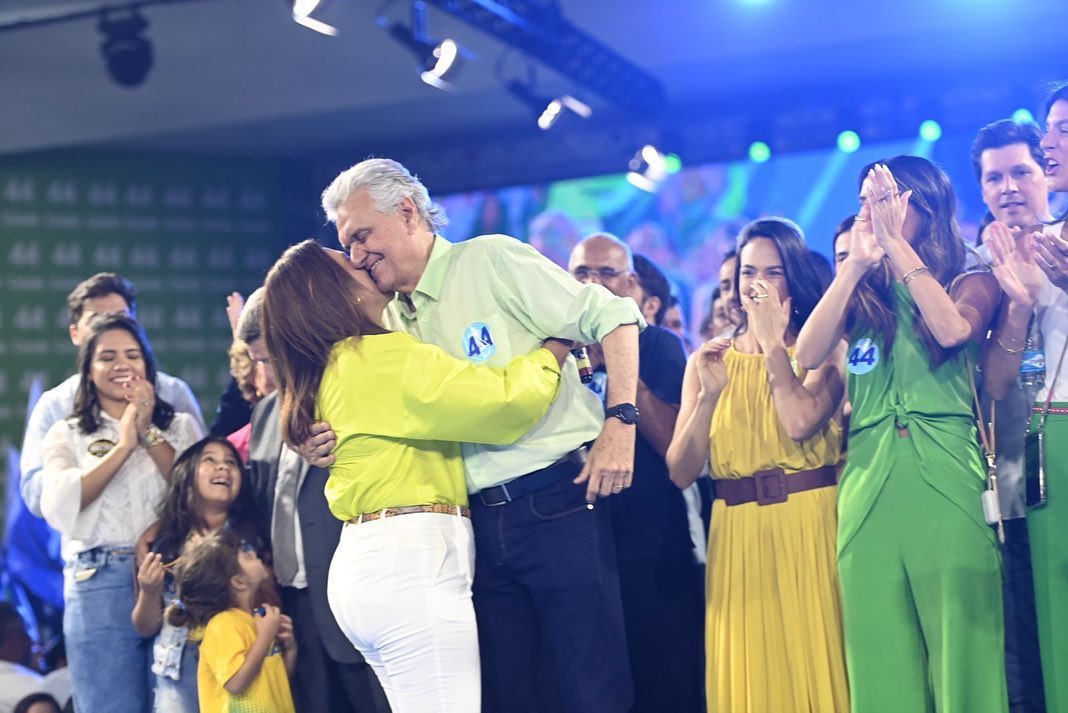 No momento, você está visualizando Ronaldo Caiado é reeleito com 51,65% dos votos válidos  em Goiás