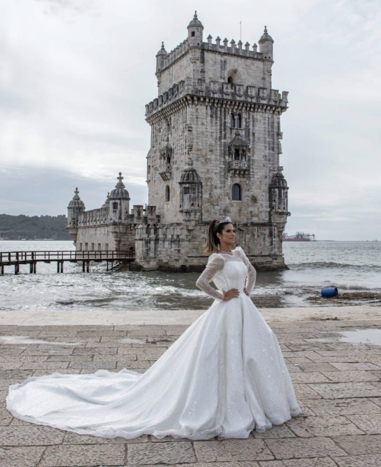 Você está visualizando atualmente Fabiana Barcellos clicada em Lisboa com look Maisa Gouveia