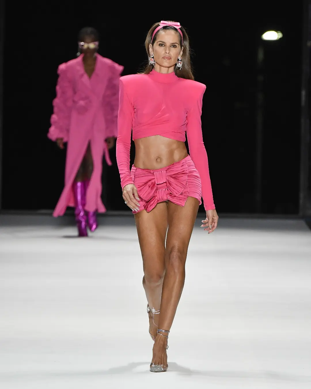 Você está visualizando atualmente Charth realiza desfile para apresentar a Eternal Collection, com Izabel Goulart e Lais Ribeiro