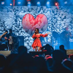 Cantora Jennifer Scheffer celebra milhões de visualizações em novos clipes e anuncia novidades para janeiro