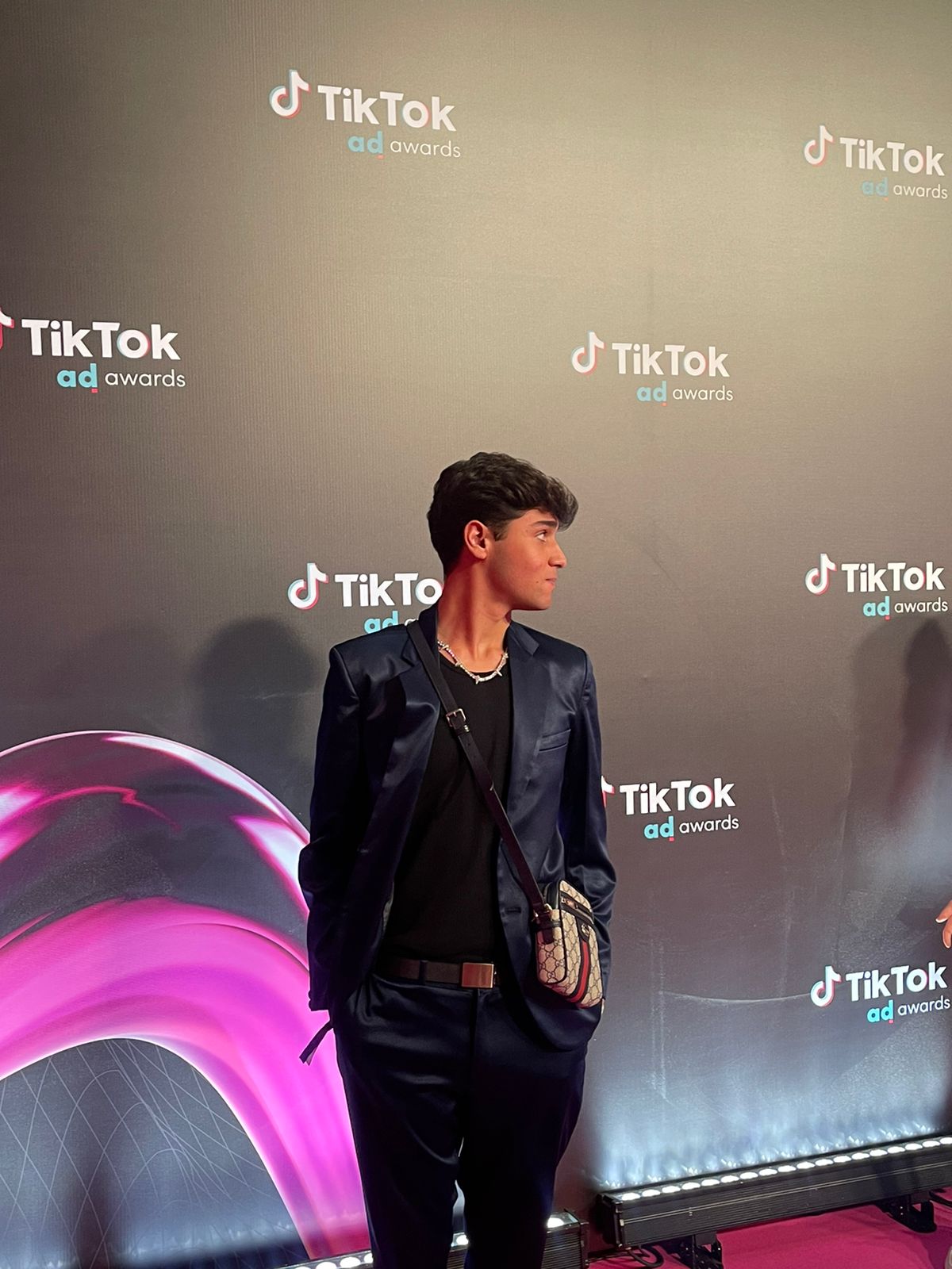 Você está visualizando atualmente Nilson Neto saiu lista de artistas mais assistidos da 2º edição do TikTok Awards 2022