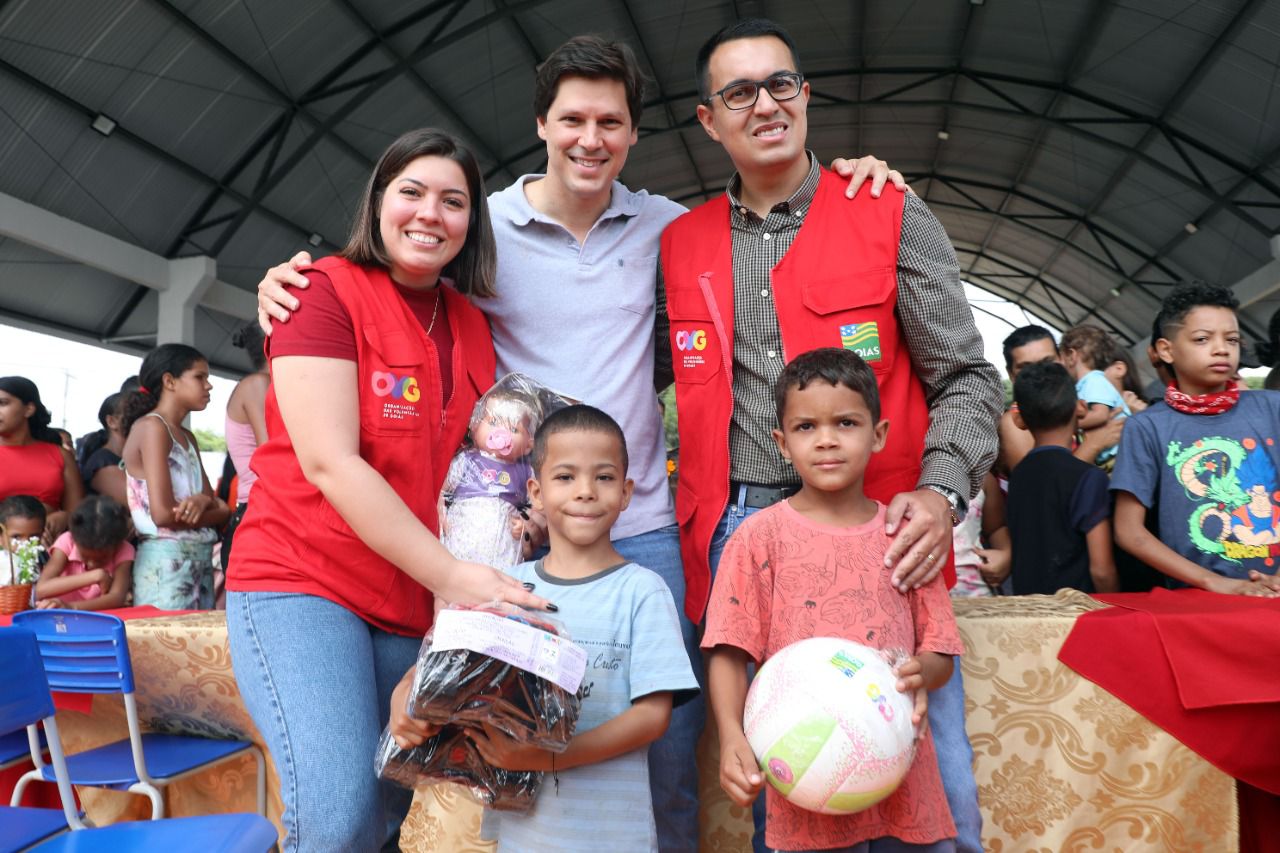 Você está visualizando atualmente Governo de Goiás e OVG entregam 21 mil brinquedos do Natal do Bem, em Aparecida de Goiânia