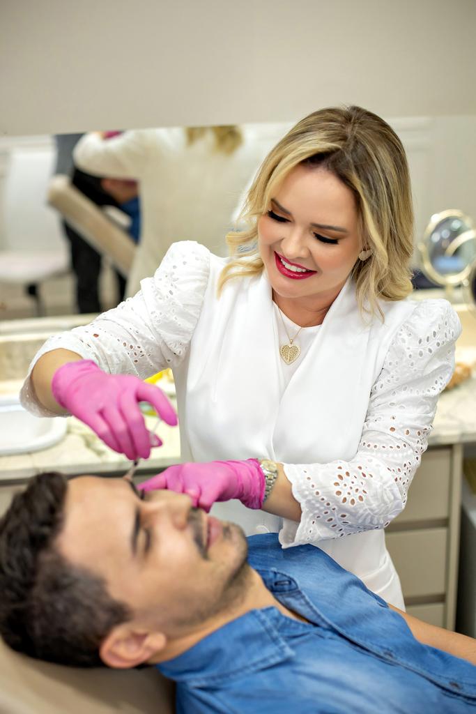 Você está visualizando atualmente Preenchimento de bigode chinês é aliado no tratamento da autoestima