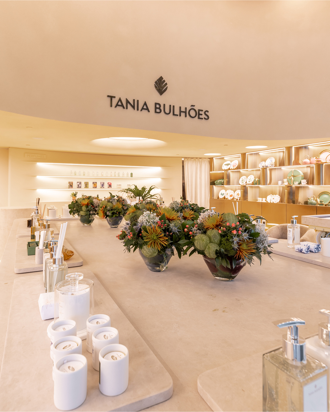No momento, você está visualizando Flamboyant exibe boutique de perfumaria Tania Bulhões, a primeira da marca no país
