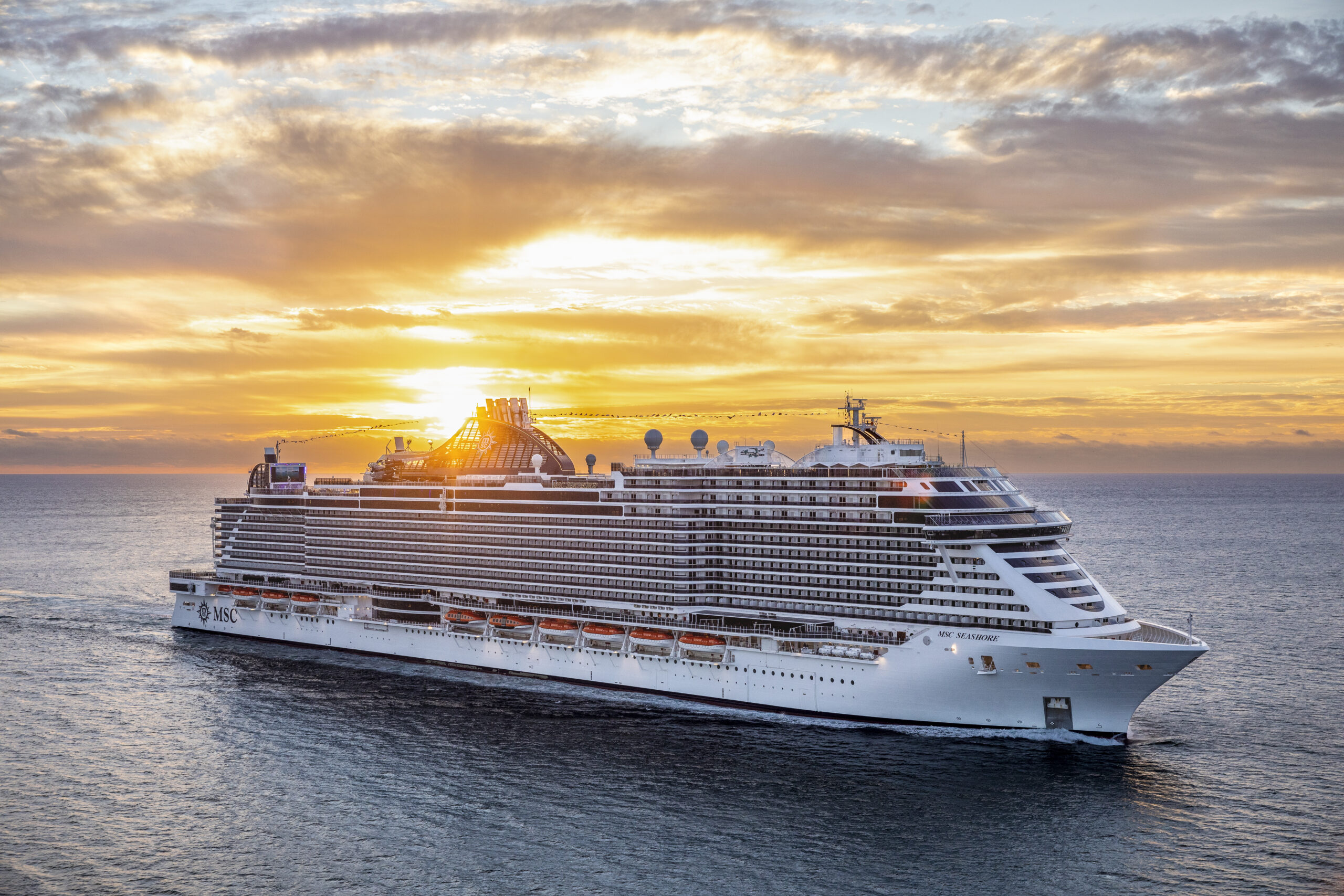 No momento, você está visualizando Chega ao Brasil o MSC Seashore, o maior e mais moderno navio da história a navegar no país