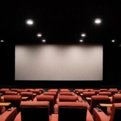 Cinema lança campanha ‘Domingo Solidário’ com ingressos promocionais e doação de alimentos para pessoas em situação de vulnerabilidade social