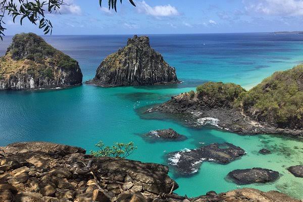 Você está visualizando atualmente Azul aumenta operações em Fernando de Noronha 