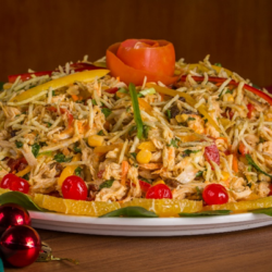 Aposte nesta receita clássica com um toque agridoce: aprenda o Salpicão de Frango do Divino Fogão