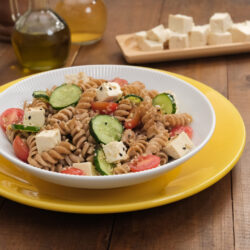 Receita de Salada Integral de Macarrão de Sêmola e Tofu