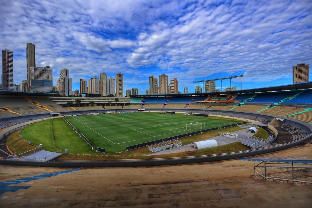 Você está visualizando atualmente Maior palco do futebol goiano, Serra Dourada completa 48 anos de história