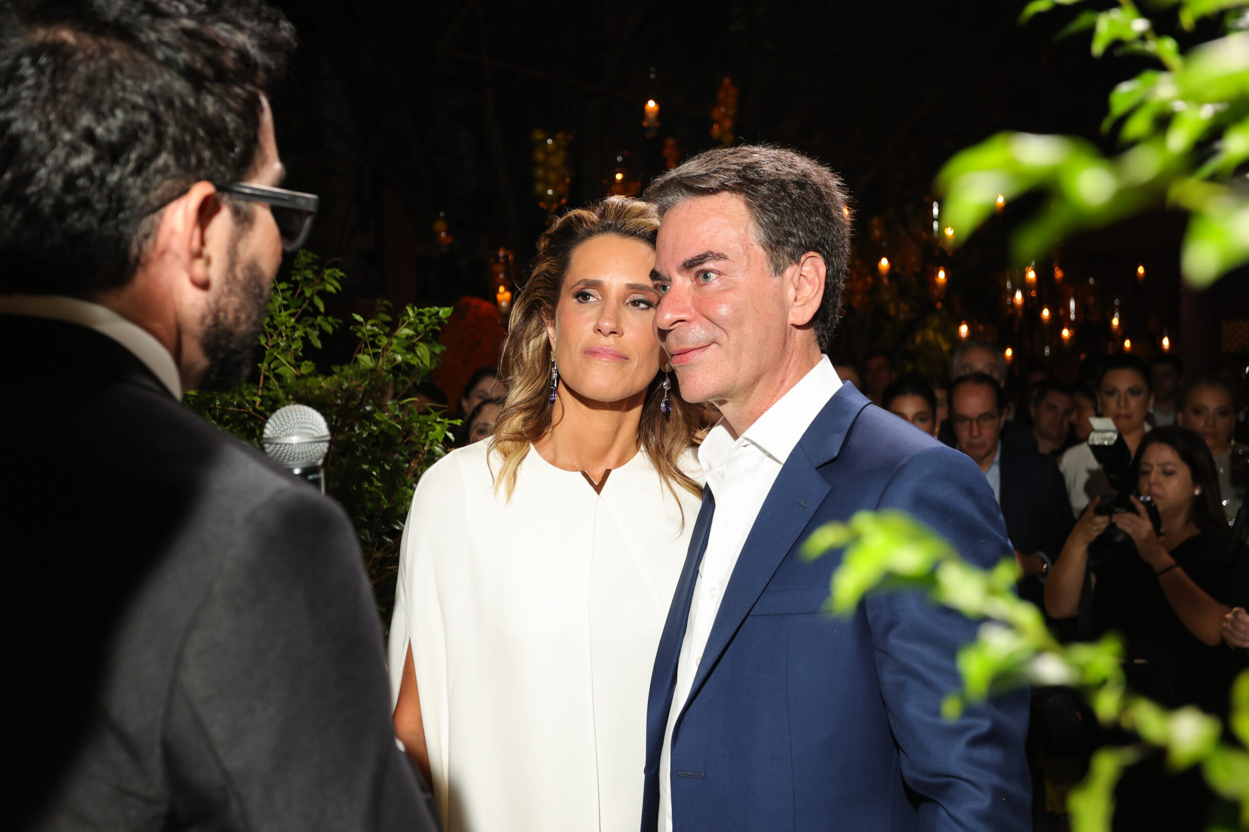 No momento, você está visualizando Karla Marques Felmanas e Marcelo Felmanas celebram Bodas de Prata ao som de Ivete e sob a benção do Padre Fábio de Melo