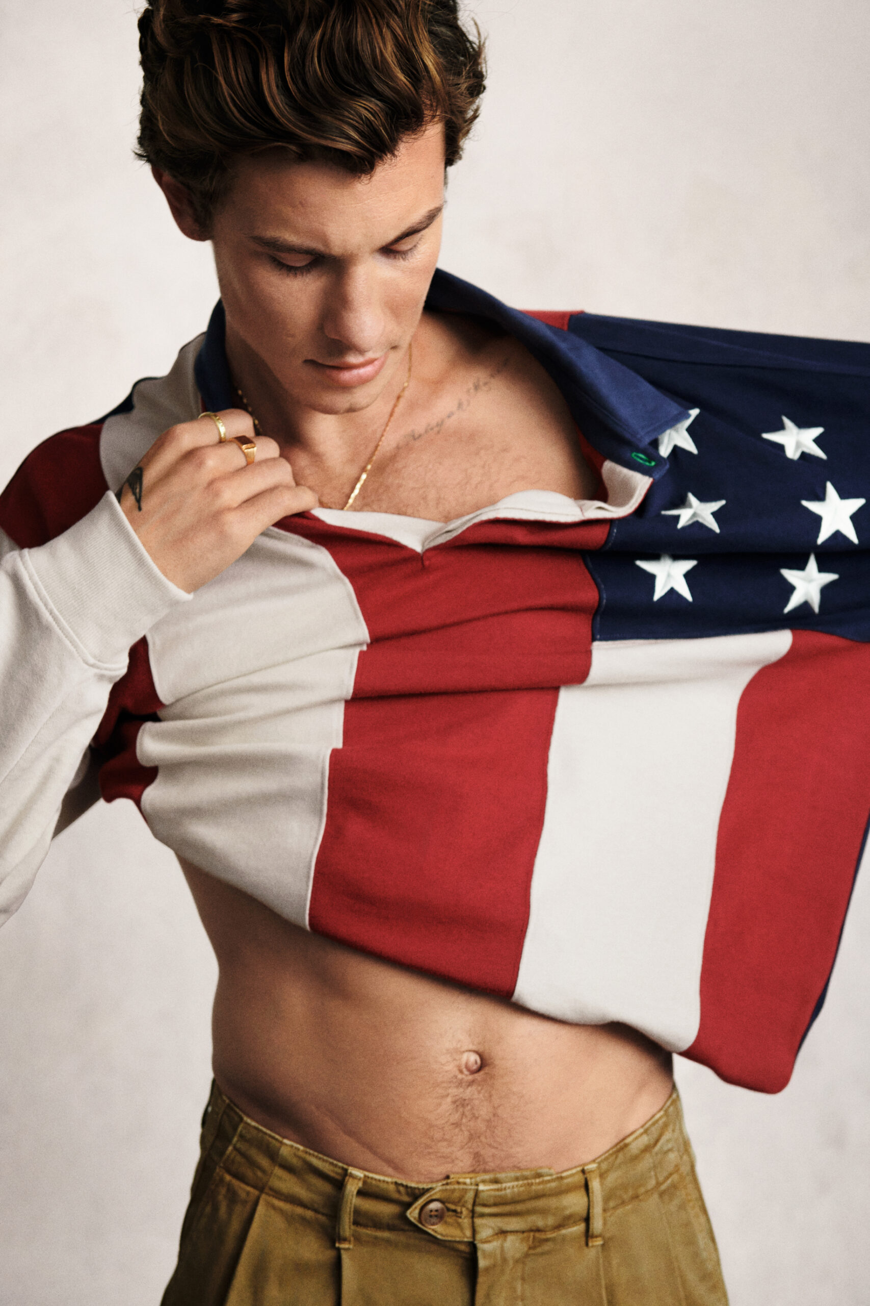 No momento, você está visualizando Tommy Hilfiger e Shawn Mendes lançam uma collab para um amanhã melhor