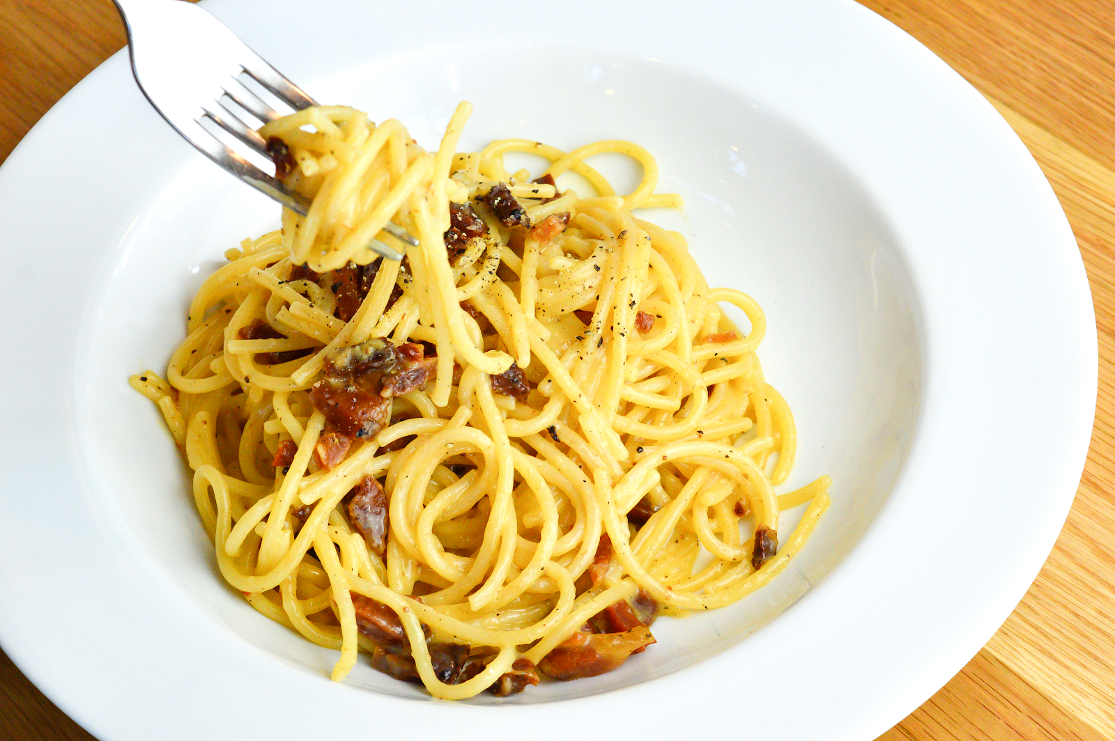 Você está visualizando atualmente Carbonara Day: confira onde comer um dos pratos mais típicos da Itália