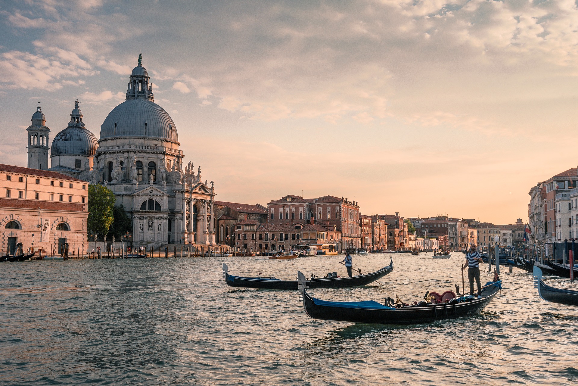 Você está visualizando atualmente Cruzeiro Desire Veneza-Roma é ótima pedida para casais