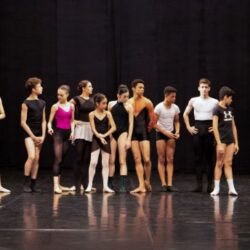 Treze bailarinos da EFG Basileu França participam do maior festival de dança do mundo