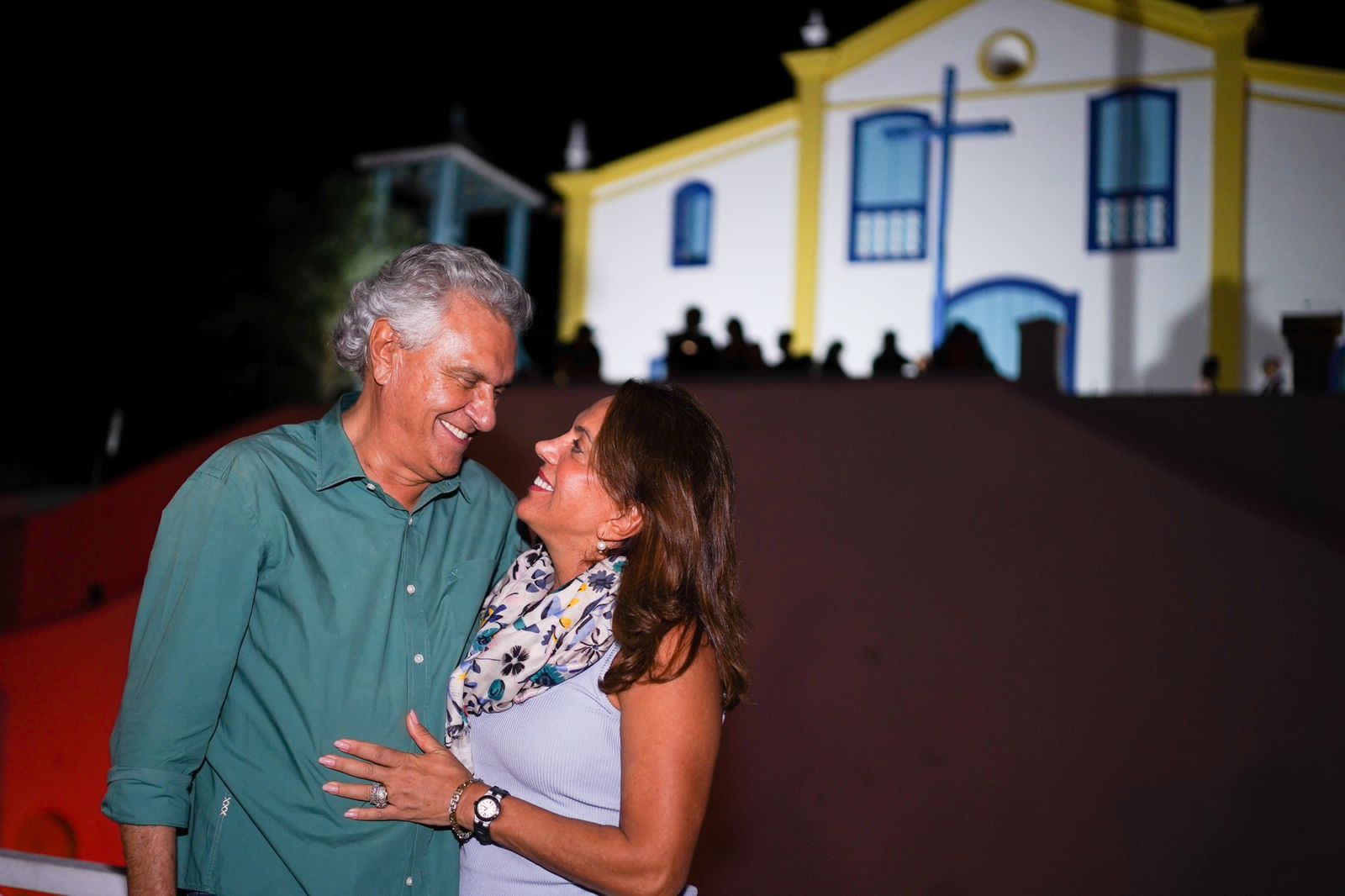 No momento, você está visualizando Na antiga Vila Boa, Caiado exalta cultura e fé dos goianos durante Procissão do Fogaréu