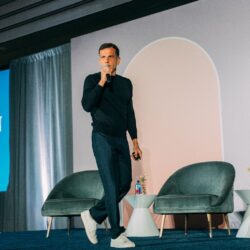 Alexandre Birman é palestrante da Footwear News CEO Summit 2023