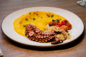 Leia mais sobre o artigo Paseo Cocina Y Tal traz a cultura europeia para São Paulo com menu inspirado na gastronomia ibérica