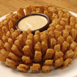 Outback Steakhouse inaugura nova unidade no Outlet Premium Brasília