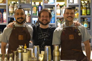 Leia mais sobre o artigo Kauê Txai e Renato Dias, bartenders do Zimbro Cocktails & Co., são semifinalistas do World Class Brasil 2023
