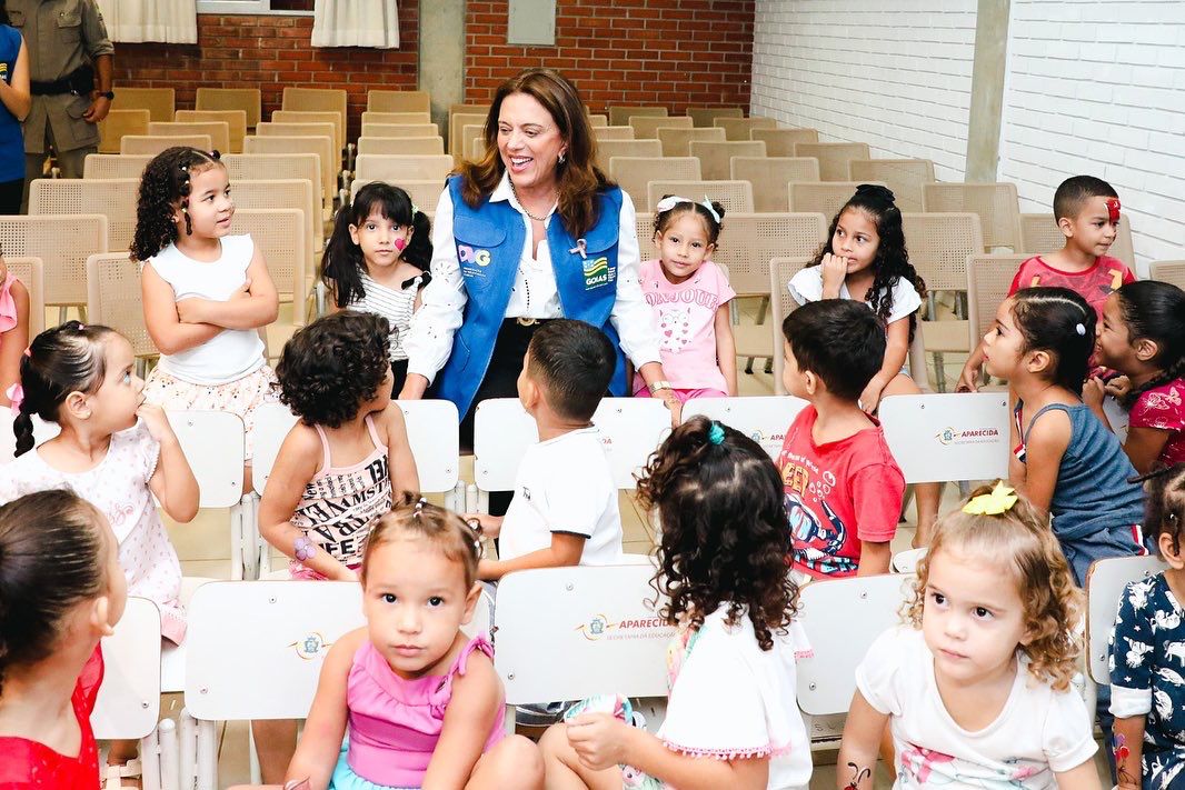 Você está visualizando atualmente <em>Em eventos nesta quarta-feira, Gracinha comemora parcerias de sucesso: “Diferencial do Governo Caiado é a ética e o compromisso com povo goiano”</em>