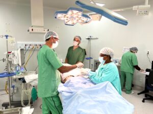 Leia mais sobre o artigo <em>Hospital Estadual da Criança e do Adolescente amplia realização de cirurgias urológicas</em>