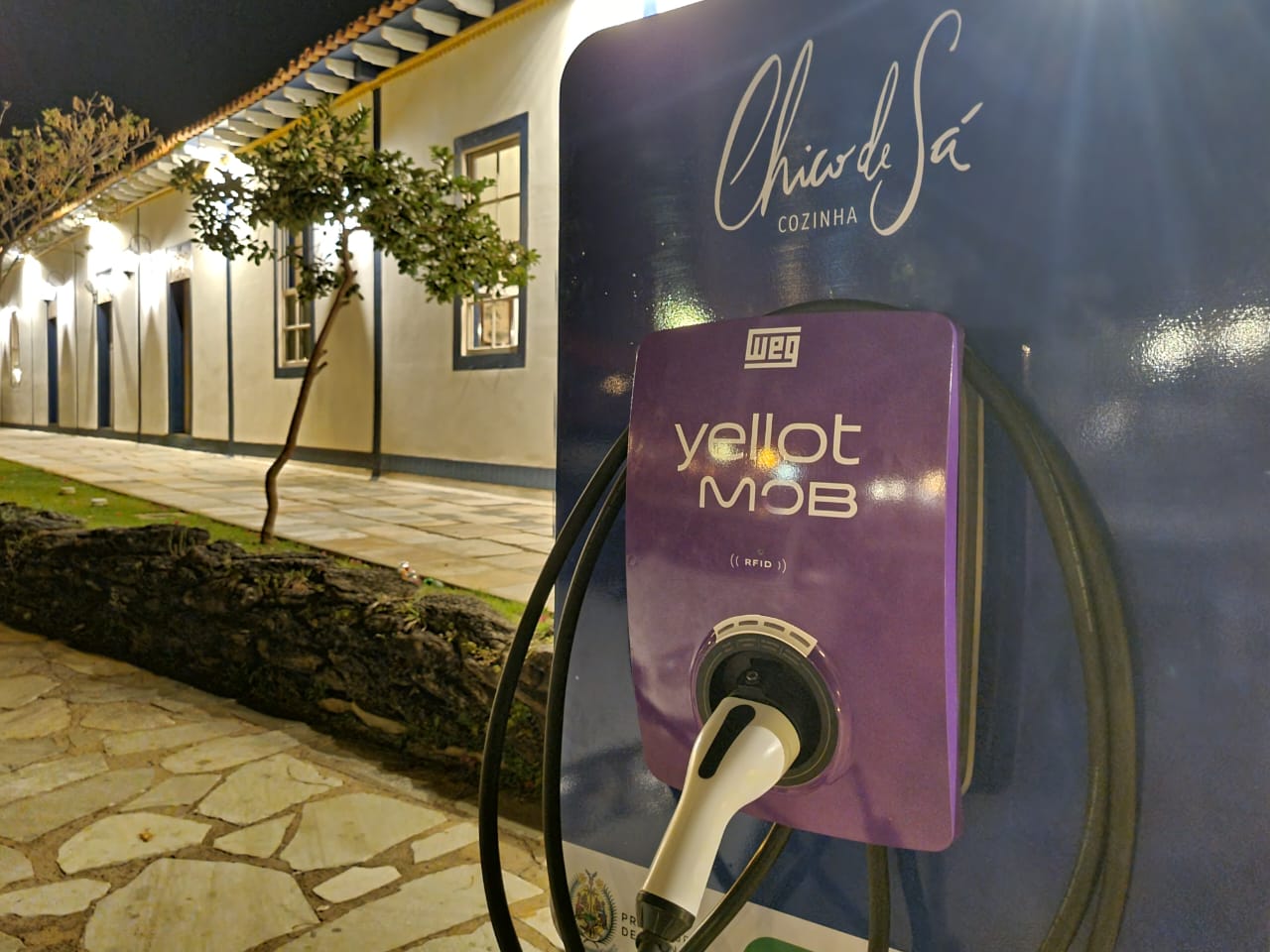 No momento, você está visualizando <strong>Pioneira no segmento de estações de carregamento em Goiás, YellotMob chega a Pirenópolis</strong>