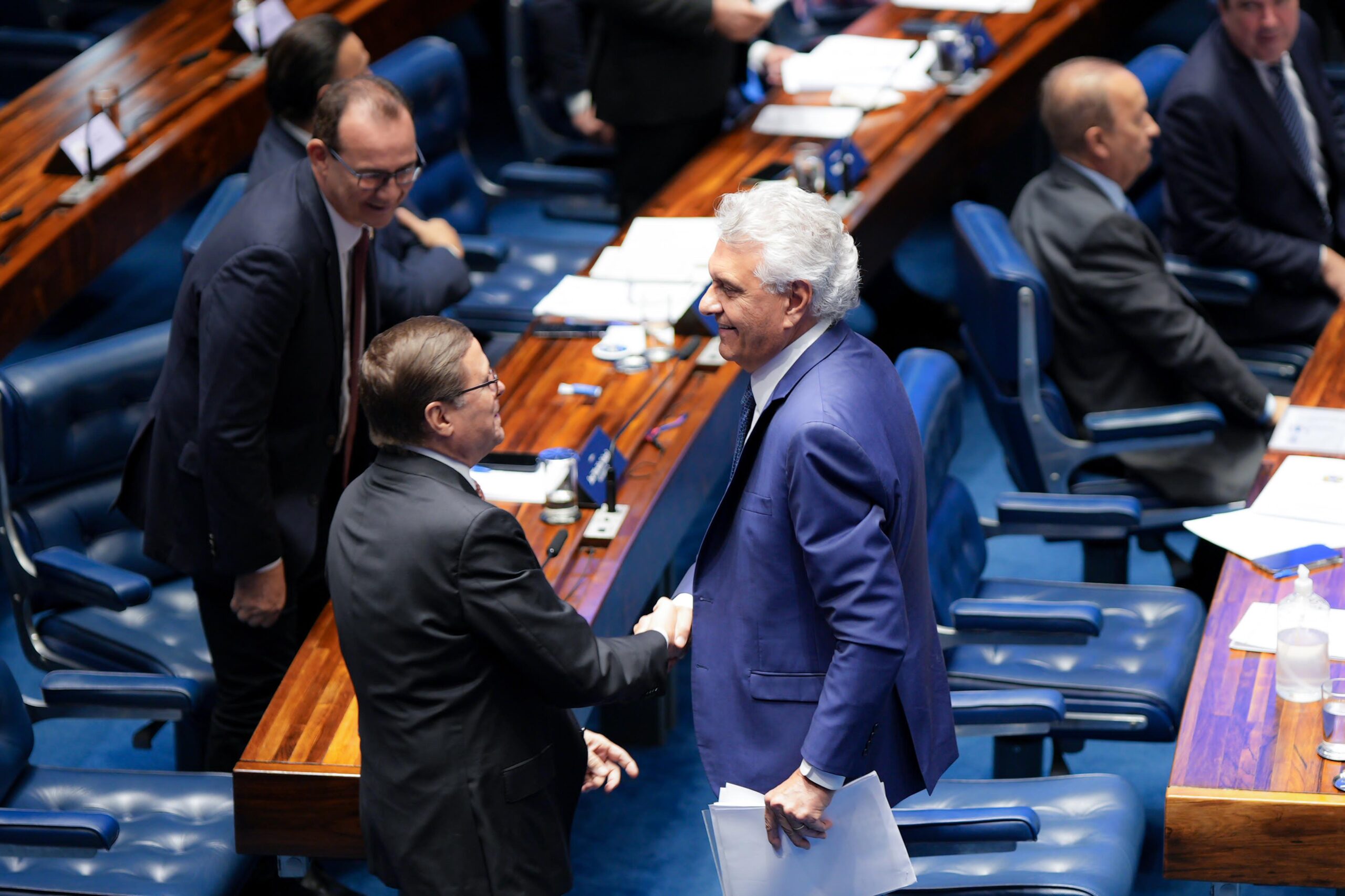 No momento, você está visualizando <em>No Senado, governadores reforçam críticas de Caiado ao texto da Reforma Tributária</em>