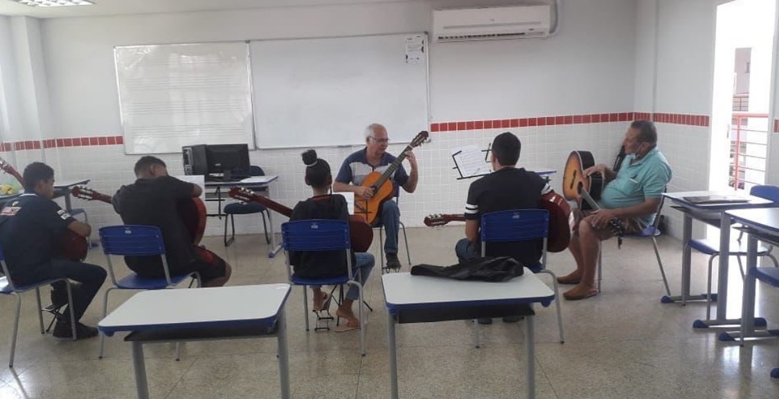 Você está visualizando atualmente <em>Núcleo do Basileu França em Trindade oferece 111 vagas em cursos de música</em>