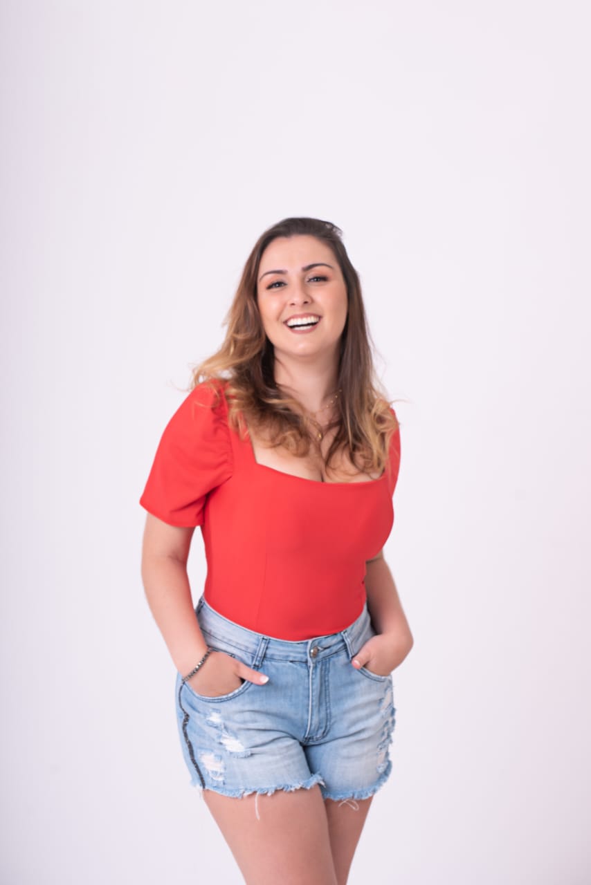 No momento, você está visualizando Ju Querido é destaque na programação do fim de semana do Guardians Comedy Club