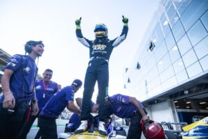 Leia mais sobre o artigo Alexandre Machado domina corrida e vence a primeira na BRB Fórmula 4 Brasil, em São Paulo