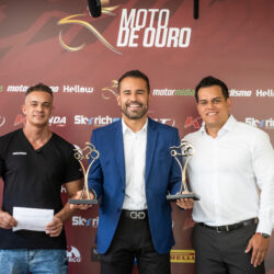 BMW Motorrad celebra 2023 colecionando troféus