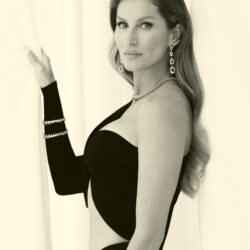 Vivara apresenta coleção de Natal e traz Gisele Bündchen em coreografia especial para celebração