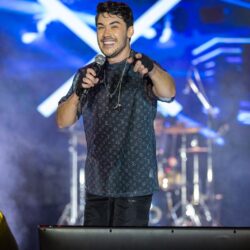 Hugo Vitti se apresenta em Goiânia com Turnê Em Todos os Sentidos