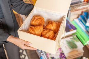 Leia mais sobre o artigo Para presentear e se deliciar, Rosewood São Paulo lança caixa de croissants to go